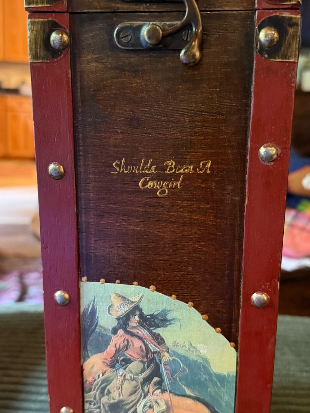 Vintage-Inspired Western Decorative Box – Red and Brown